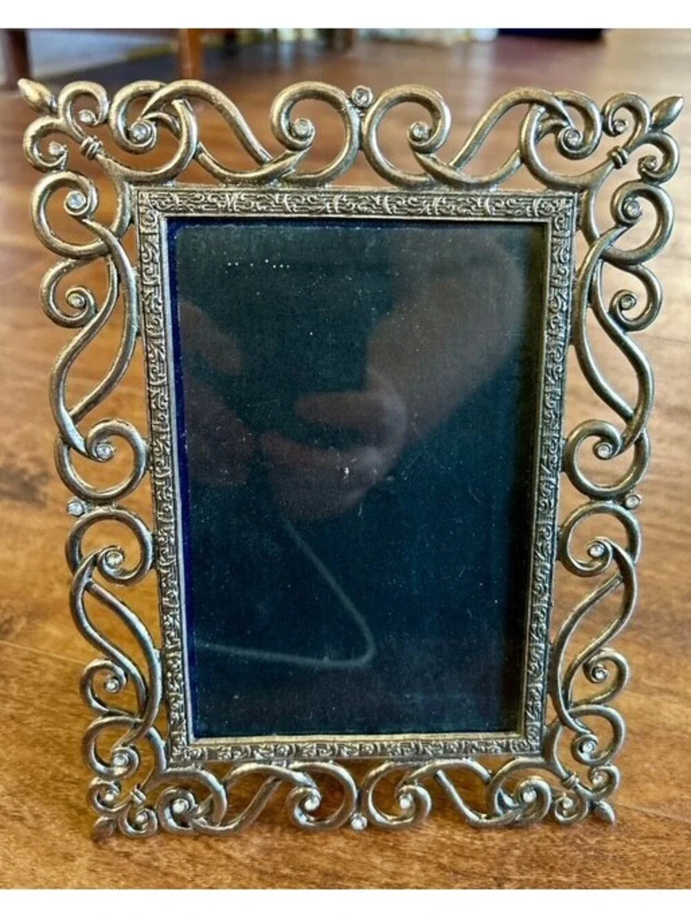 Ornate Vintage-Style Gold Tone Decorative Photo Frame